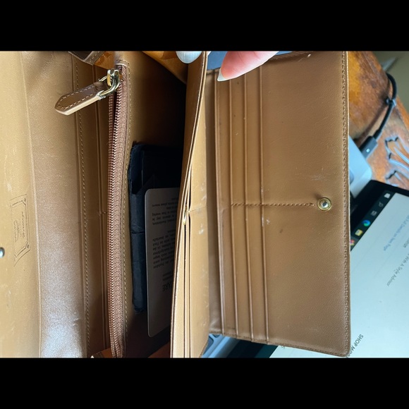 MCM Tri-Fold Wallet - Picture 3 of 8